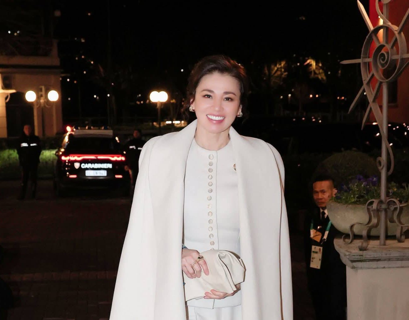 เมื่อวันที่ ๑๙ กุมภาพันธ์ ๒๕๖๙ ช่วงค่ำ (เวลาท้องถิ่น) ของสาธารณรัฐอิตาลี สมเด็จพระนางเจ้า ฯ พระบรมราชินี ในฐานะทรงดำรงตำแหน่งทูตส่งเสริมกีฬาฮอกกี้น้ำแข็งประเภทหญิงของสหพันธ์ฮอกกี้น้ำแข็งนานาชาติ