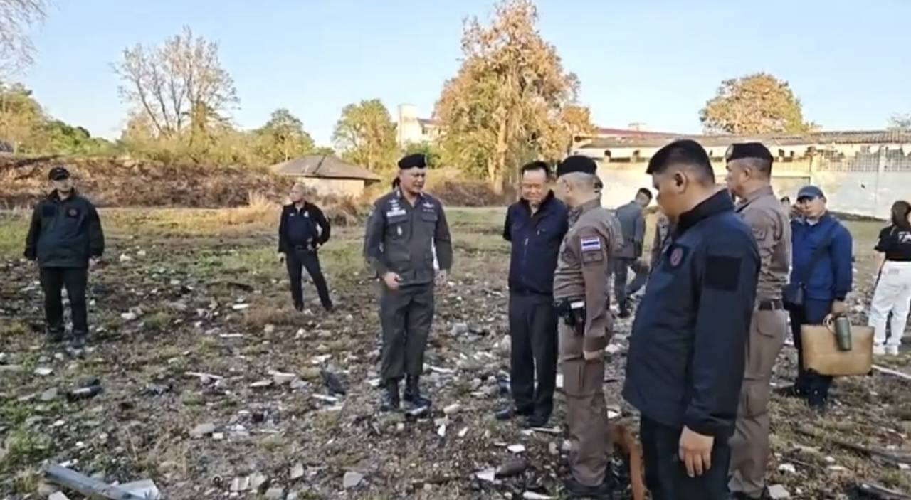 🎯 นายกฯ อนุทิน ลงพื้นที่ ตชด.21 สุรินทร์ ตรวจสอบความเสียหายเหตุคลังอาวุธระเบิด