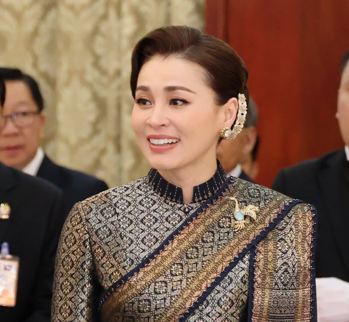 ✨ งามสมบรมราชินี 👸🏻 สมเด็จพระนางเจ้า ฯ พระบรมราชินี ทรงพระสิริโฉมงดงามยิ่งนัก