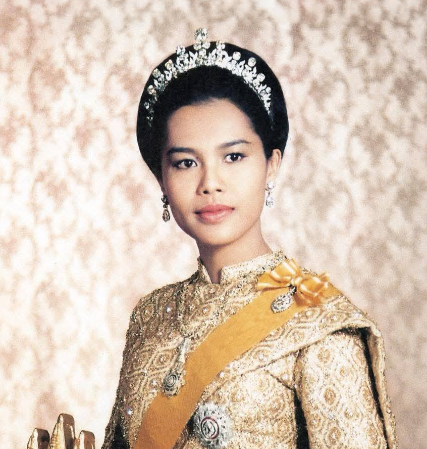 ✨️ โอกาสสำคัญในการร่วมถ่ายทอดอัตลักษณ์สำคัญของประเทศไทย "ชุดไทยพระราชนิยม"