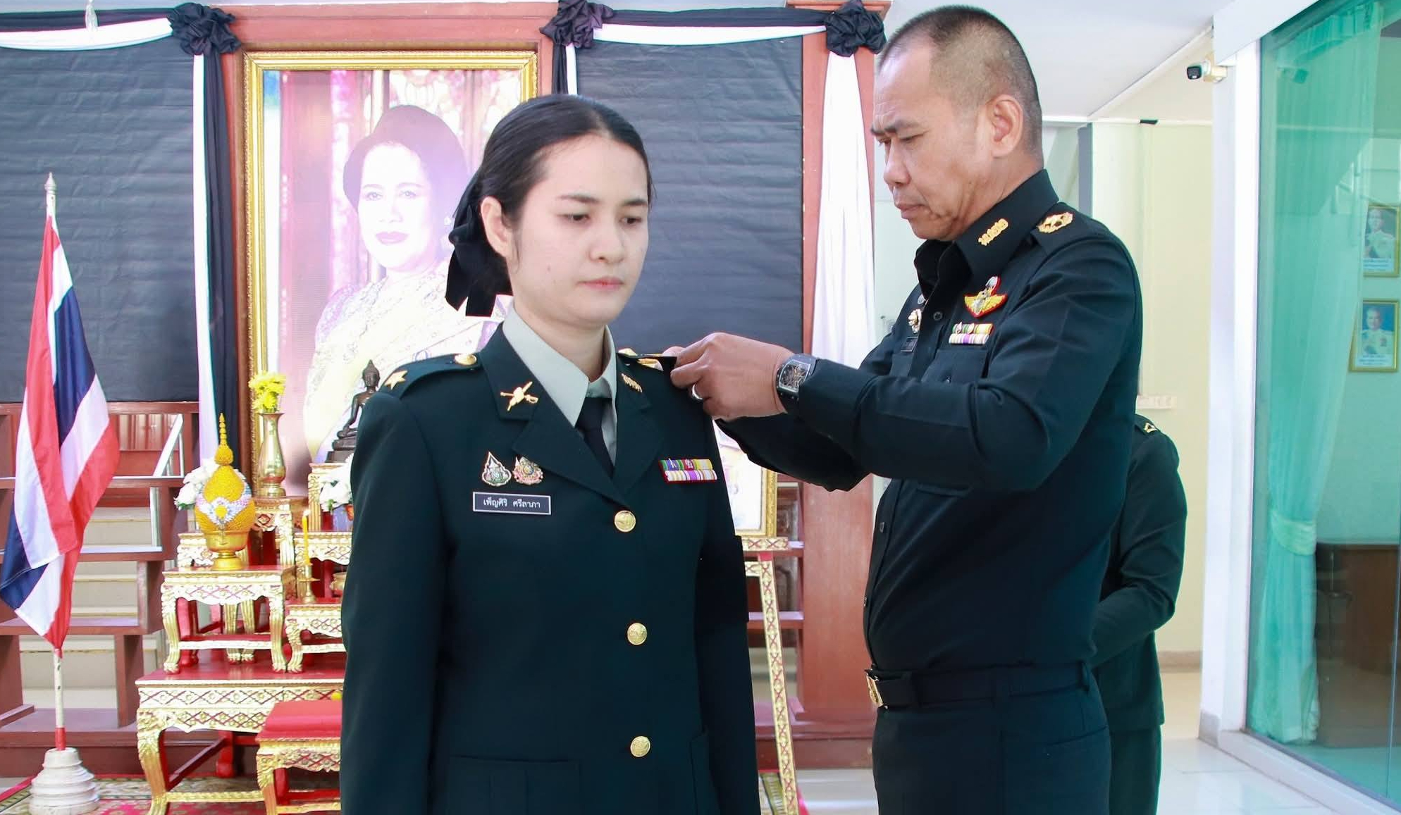 มทบ.22 อุบลราชธานี บรรจุทายาทของทหารกล้า "วีรชนทหารกล้าชายแดน" เข้ารับราชการทดแทน จากเหตุปะทะในพื้นที่ชายแดนไทย - กัมพูชา  