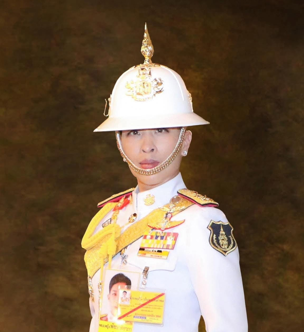 พระบาทสมเด็จพระเจ้าอยู่หัวโปรดเกล้าฯ สถาปนาพระเกียรติยศ สมเด็จพระเจ้าลูกเธอ เจ้าฟ้าพัชรกิติยาภา นเรนทิราเทพยวดี กรมหลวงราชสาริณีสิริพัชร มหาวัชรราชธิดา ให้เจ้าพนักงาน จัดเศวตฉัตร ๗ ชั้น กางกั้นพระโกศ พระราชทานเป็นเครื่องเฉลิมพระเกียรติยศ