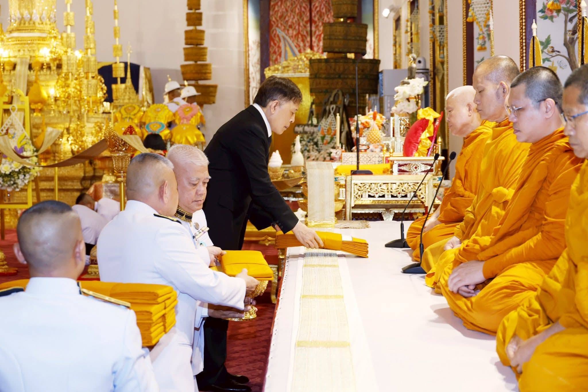 เมื่อวันที่ ๑๔ มิถุนายน ๒๕๖๙ เวลา ๑๙.๑๑ น. พระบาทสมเด็จพระเจ้าอยู่หัว และสมเด็จพระนางเจ้า ฯ พระบรมราชินี เสด็จพระราชดำเนินโดยรถยนต์พระที่นั่ง ไปทรงบำเพ็ญพระราชกุศล