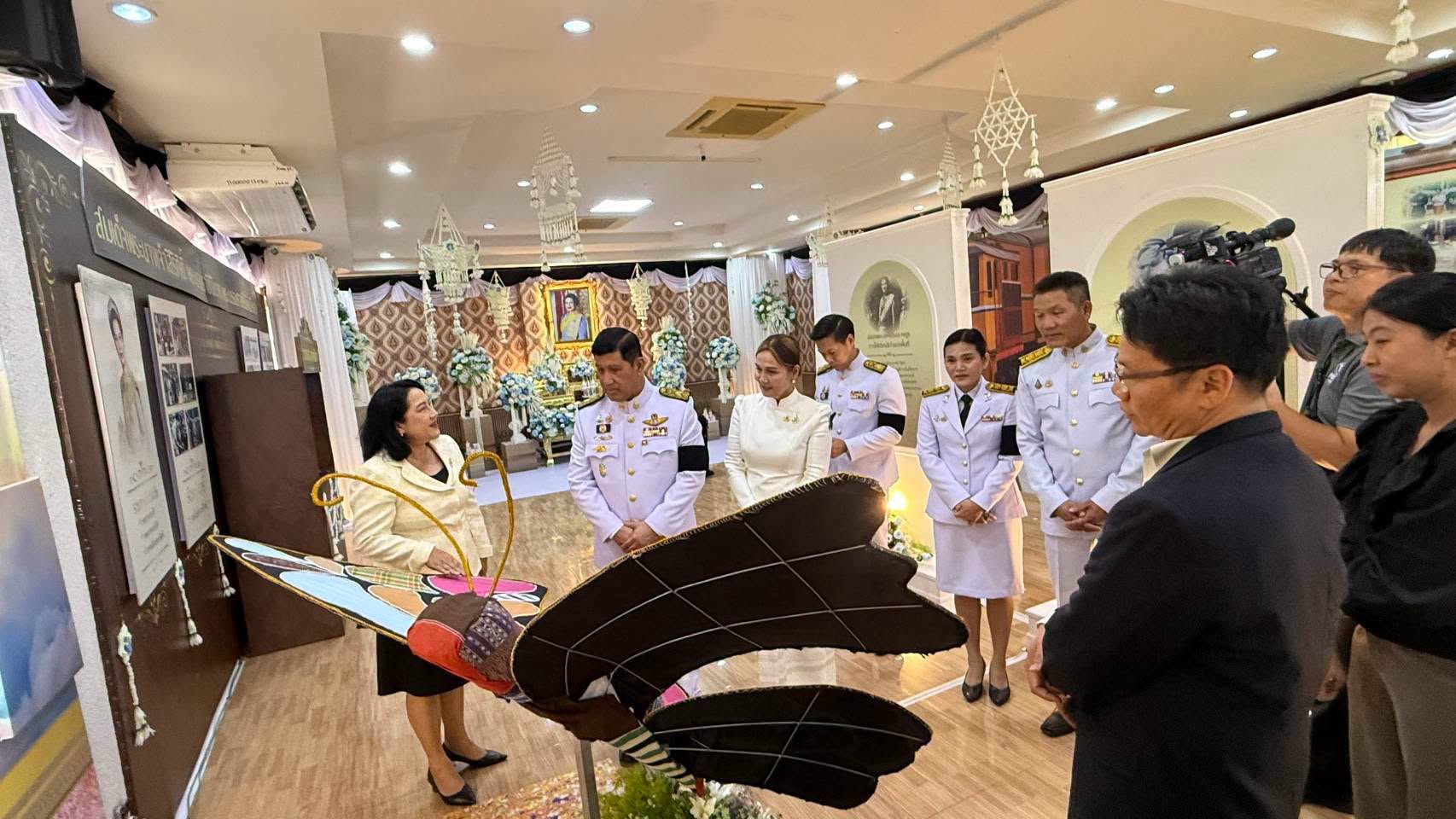 ✨️ คณะผู้บริหาร พร้อมด้วยหน่วยงานภาครัฐ ภาคเอกชน ชมรม และสมาคมในพื้นที่ภาคตะวันออกเฉียงเหนือ เยี่ยมชมศูนย์ประชาสัมพันธ์พระราชพิธีถวายพระเพลิงพระบรมศพฯ พระพันปีหลวง ณ สปท.2 อุบลราชธานี