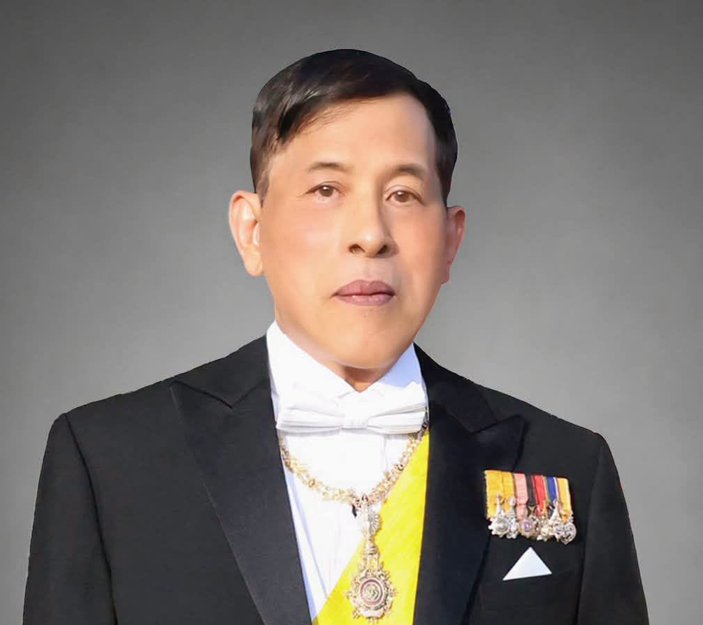 พระบรมฉายาลักษณ์พระราชทาน เนื่องในโอกาสวันเฉลิมพระชนมพรรษา พระบาทสมเด็จพระเจ้าอยู่หัว ๒๘ กรกฎาคม พุทธศักราช ๒๕๖๙