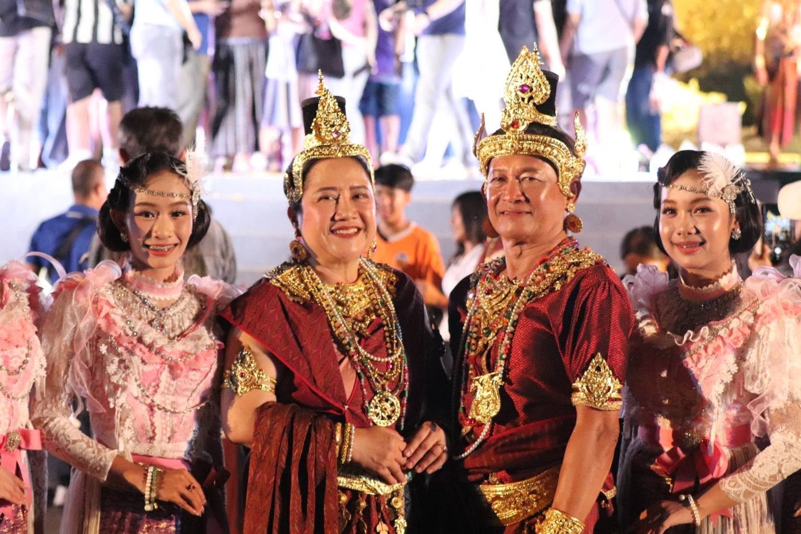✨ ผอ.สปท.2 ร่วมสืบสานวัฒนธรรม นำเสนอความยิ่งใหญ่ในงาน &ldquo;รุ่งอรุณรัศมี อุบลราชธานีศรีวนาลัย&rdquo;